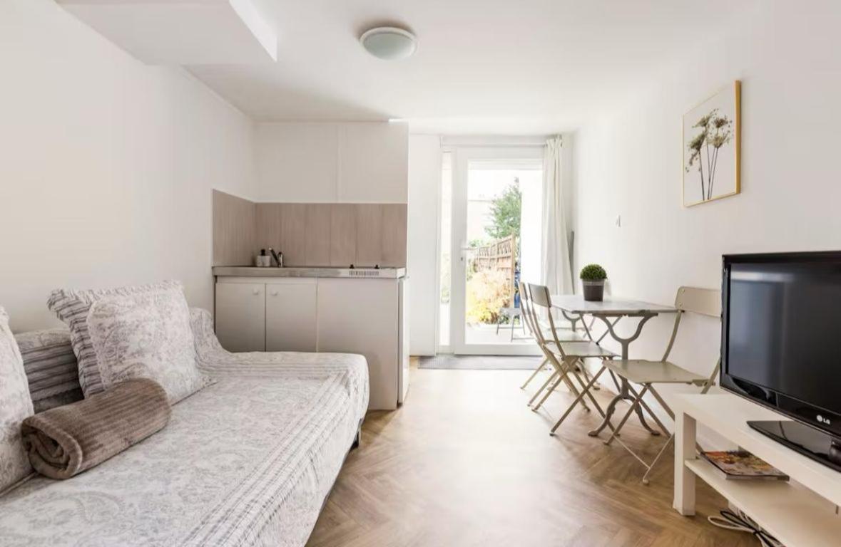 Escapade Pres De Lille - Appartement Charmant Avec Terrasse Et Parking Privee Mons-en-Baroeul Eksteriør bilde