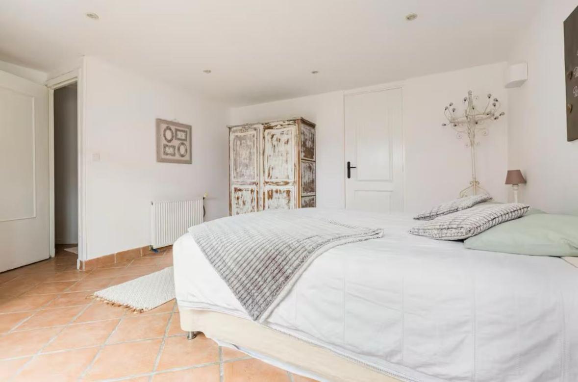 Escapade Pres De Lille - Appartement Charmant Avec Terrasse Et Parking Privee Mons-en-Baroeul Eksteriør bilde