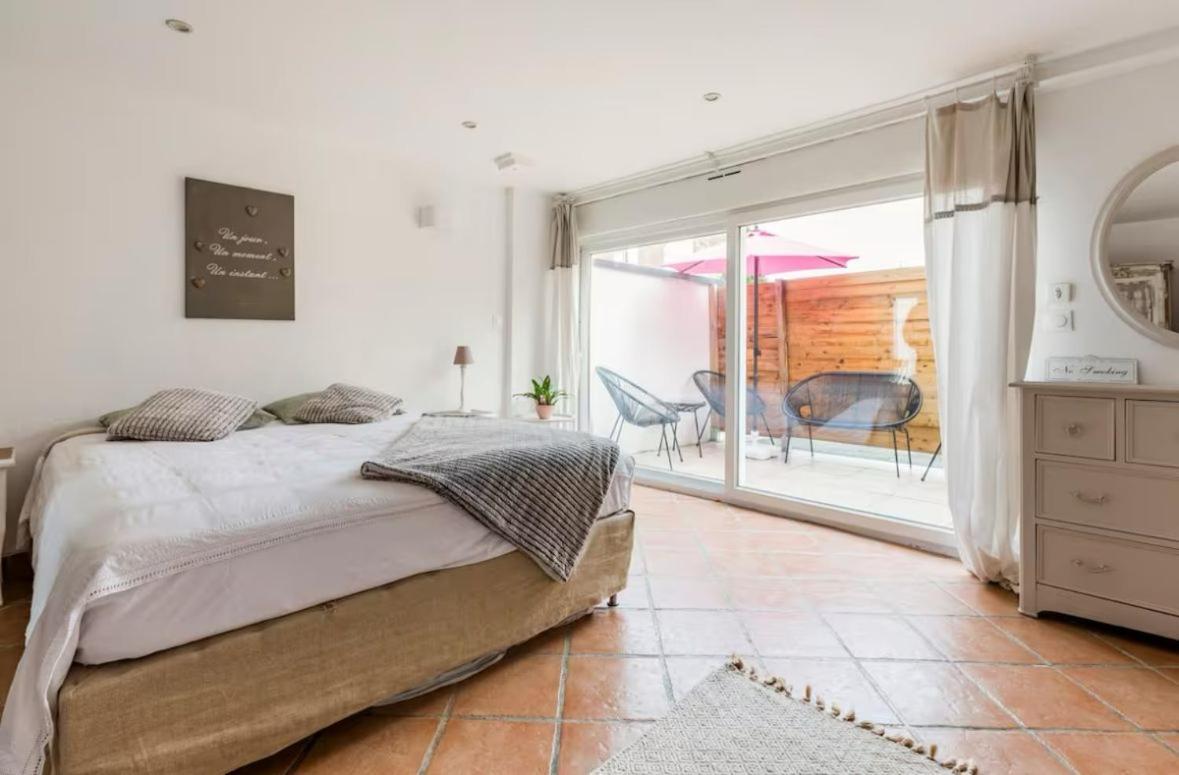 Escapade Pres De Lille - Appartement Charmant Avec Terrasse Et Parking Privee Mons-en-Baroeul Eksteriør bilde