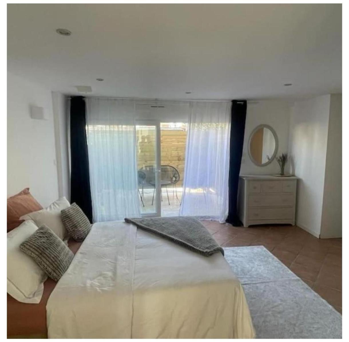 Escapade Pres De Lille - Appartement Charmant Avec Terrasse Et Parking Privee Mons-en-Baroeul Eksteriør bilde